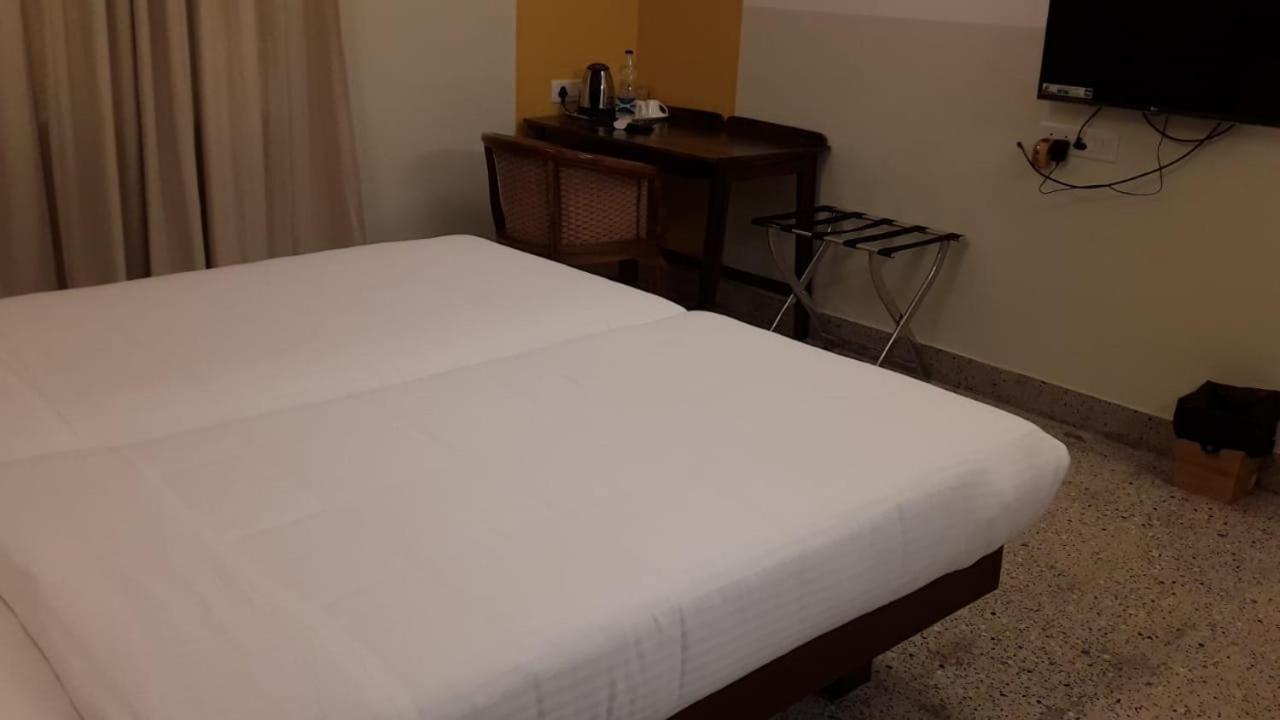 Hanu Reddy Residences - Nawab Habibullah Avenue Chennai Exteriör bild
