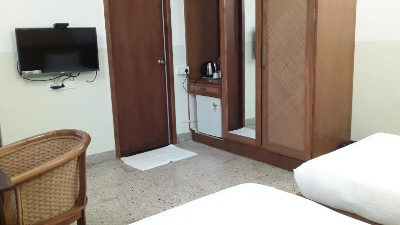 Hanu Reddy Residences - Nawab Habibullah Avenue Chennai Exteriör bild